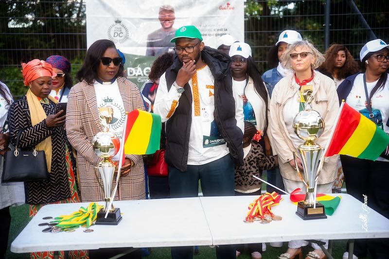 Daouda Conté et Kadiatou Noba avec la coupe
